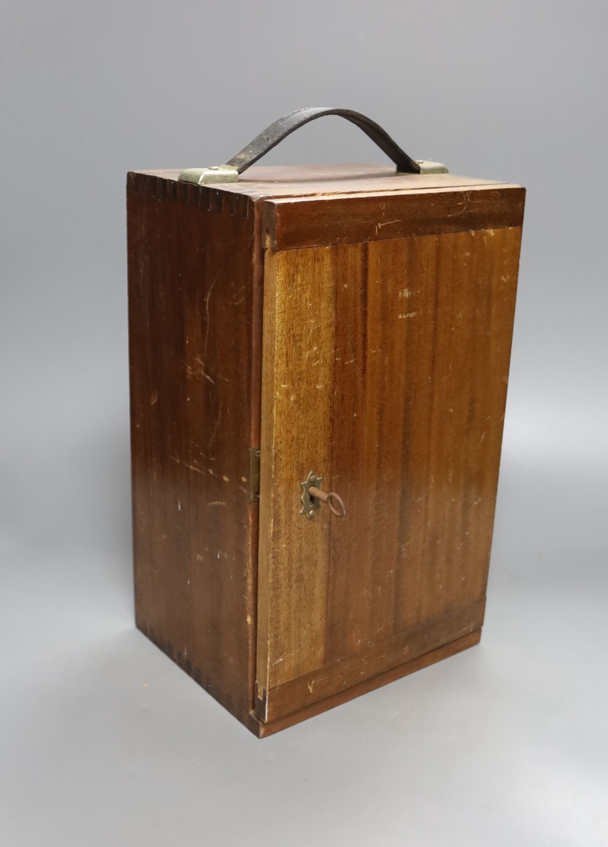 A Verdict height micrometer, cased